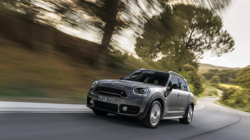 MINI Cooper S E Countryman ALL4: zero emissioni quando vuoi - image 022499-000207769-500x280 on https://motori.net