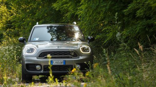 MINI Cooper S E Countryman ALL4: zero emissioni quando vuoi - image 022499-000207771-500x280 on https://motori.net