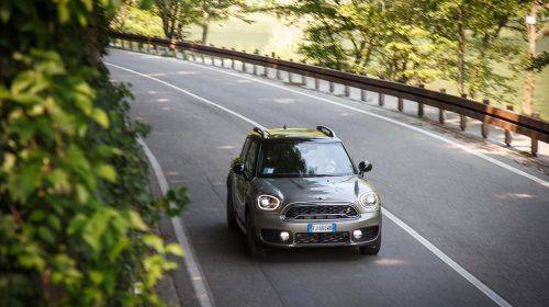 MINI Cooper S E Countryman ALL4: zero emissioni quando vuoi - image 022499-000207772-500x280 on https://motori.net