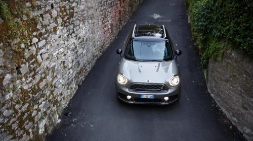 MINI Cooper S E Countryman ALL4: zero emissioni quando vuoi - image 022499-000207775-500x280 on https://motori.net