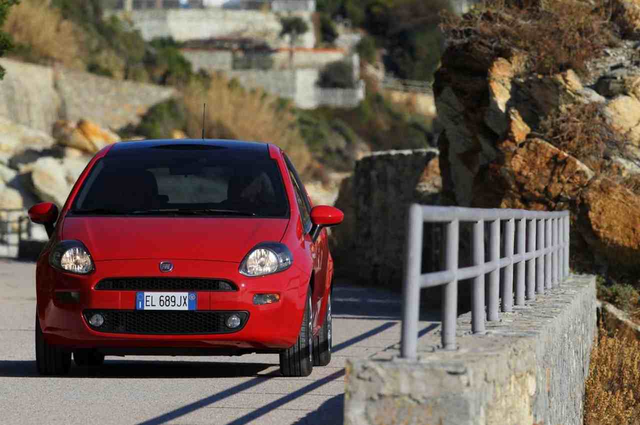 Dacia Sandero: regina del low cost - image 000132-000000640 on https://motori.net