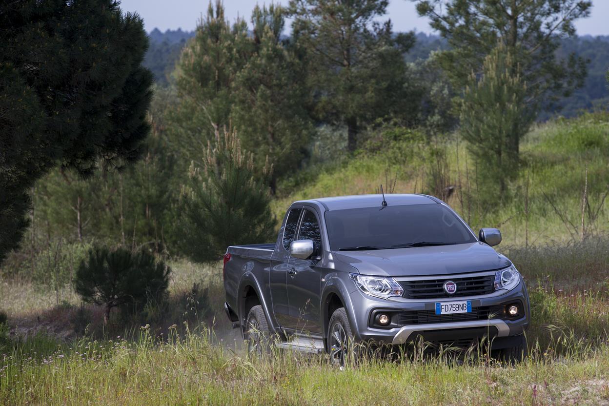 Volkswagen Amarok disponibile ora con un potente motore a 6 cilindri - image 021742-000203173 on https://motori.net