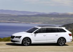 La nuova Audi A5 e S5 Cabriolet: sportività e piacere di guida - image 022101-000205552-240x172 on https://motori.net