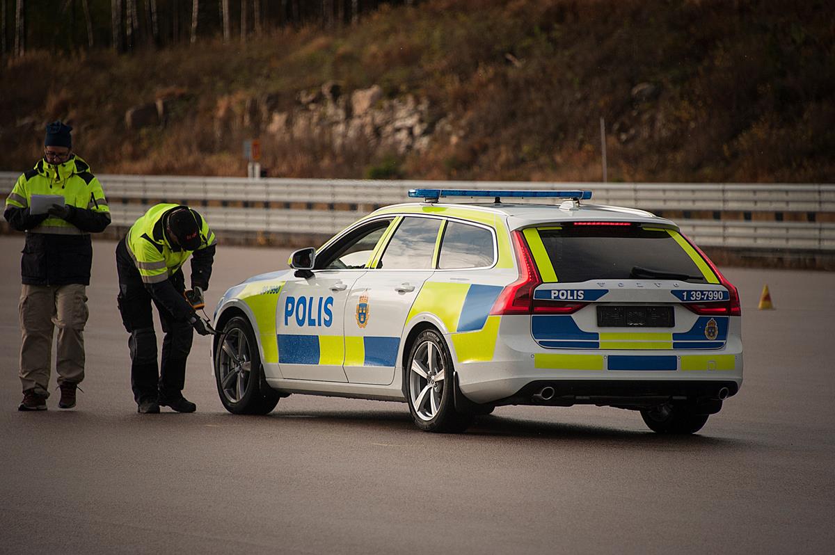 La V90 SW in dotazione alle forze dell’ordine: si parte con la polizia svedese - image 022161-000205843 on https://motori.net