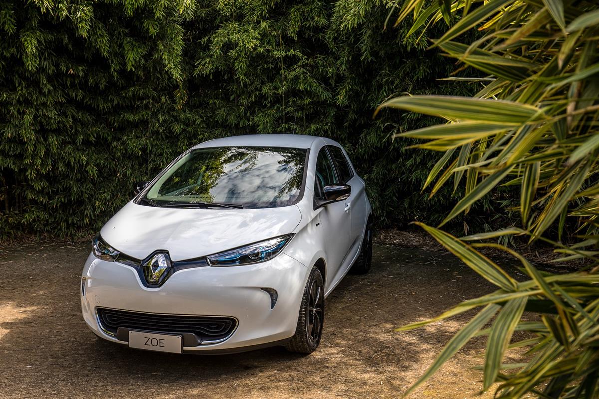 Renault Zoe: autonomia record di 400km - image 022394-000206923 on https://motori.net