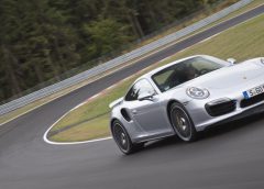 Listino prezzi Porsche 911 Turbo 2015 - image 27069_1_big-240x172 on https://motori.net