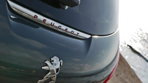 208 GT Line, La passione più forte dell'amore - image Peugeot-208-GT-Line-ReportMotori-07-500x280 on https://motori.net