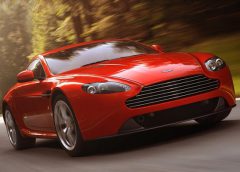 Catalogo Aston Martin V12 Vantage 2017 - image 31834_1_big-240x172 on https://motori.net