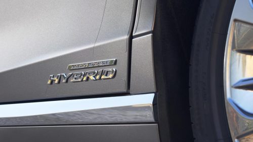 Lexus presenta la nuova LS Hybrid - image 305-lexus-ls500h-manganese-detail-500x280 on https://motori.net