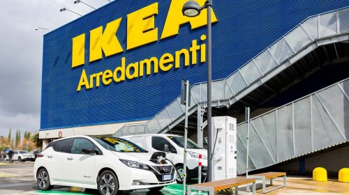 Ad IKEA Anagnina di Roma la ricarica è gratis - image 426224067_Nissan-e-IKEA-accelerano-la-mobilità-elettrica-in-Italia--500x280 on https://motori.net