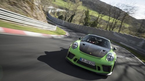 La nuova 911 GT3 RS sfida l’”Inferno verde” stabilendo un tempo di 6:56.4 minuti - image P18_0415_a4_rgb-500x280 on https://motori.net