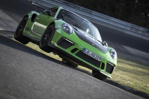 La nuova 911 GT3 RS sfida l’”Inferno verde” stabilendo un tempo di 6:56.4 minuti