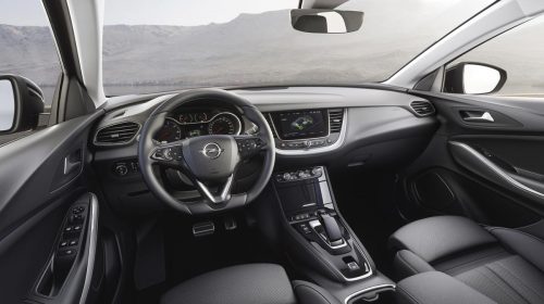 Caricato al massimo - image Opel-Grandland-X-Hybrid4-Interior-506696-500x280 on https://motori.net