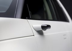 Il volante aptico aiuta a concentrarsi sulla strada - image honda-e-side-camera-mirror-system-240x172 on https://motori.net