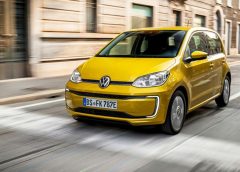 Consegnata la Volkswagen e-Golf numero 100.000 - image Nuova-e-up-240x172 on https://motori.net