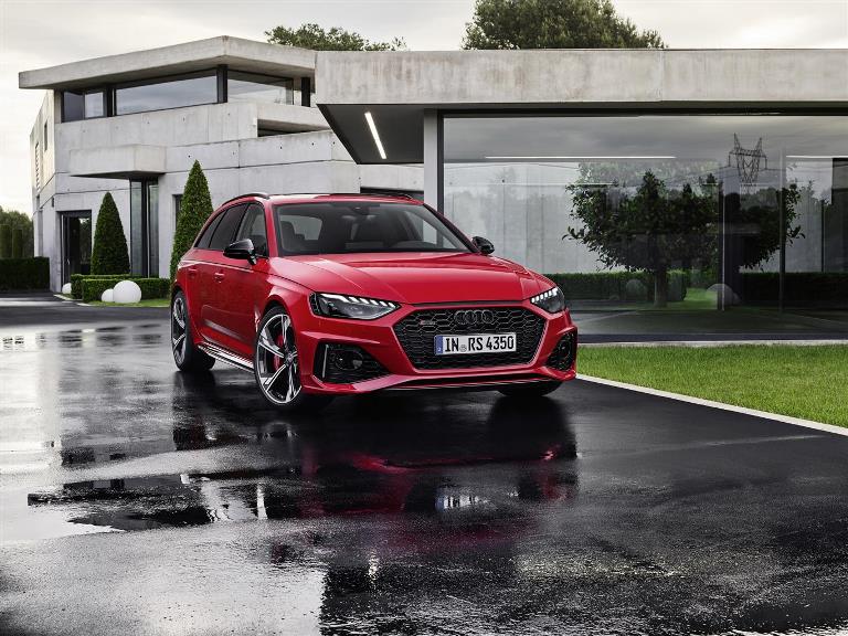 C’è anche Opel Crossland X nel film “Si vive una volta sola” - image Audi-A4-RS on https://motori.net