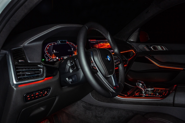 Il volto sportivo della station wagon - image BMW-X-Timeless on https://motori.net