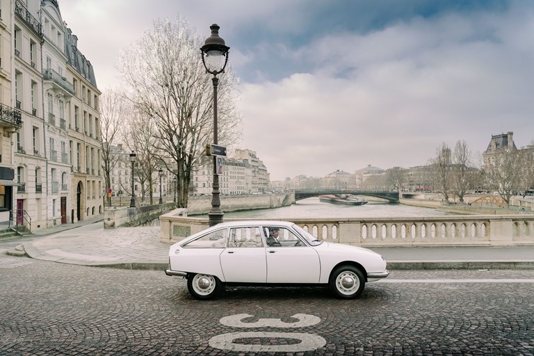 Mazda 1920 - 2020: un secolo di sfida alle convenzioni - image Citroen_GS_par_Tristan_Auer_pour_Les_Bains_Credit-photo-Amaury-Laparra-3M_0 on https://motori.net