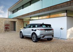 L’automobile oltre il Covid-19: il futuro è dell’’autosalone digitale”? - image Range-Rover-Evoque-PHEV-240x172 on https://motori.net