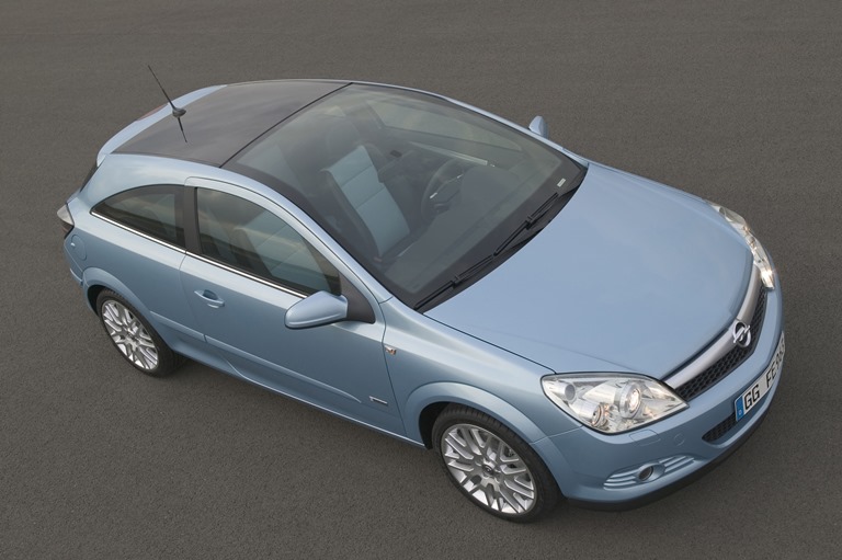 15 anni fa Opel Astra scopre l’ibrido bimodale - image Astra-Hybrid on https://motori.net