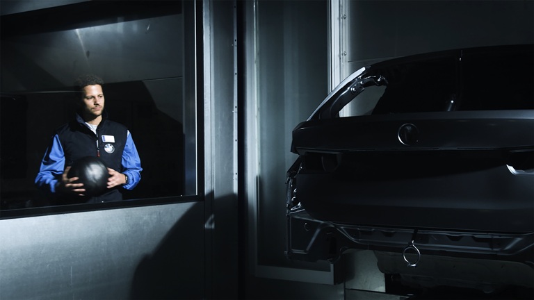 BMW Group utilizza soluzioni AI per aumentare la qualità della verniciatura - image ferdinand-klebert on https://motori.net