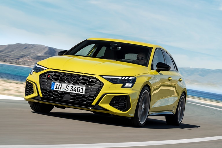 Guidare una Top Wagon - image Audi-S3-Sportback on https://motori.net