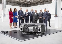 Porsche Panamera si rinnova - image McLaren-Composites-Technology-Centre-Inauguration02-240x172 on https://motori.net