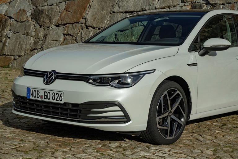 Peugeot Traveller anche 100% elettrico - image Bridgestone-ENLITEN_Golf-8 on https://motori.net