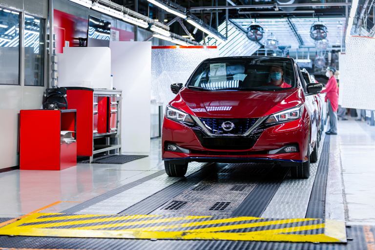 Disinfettante multiuso Deotex Sany affrontare le sfide di questo Autunno/Inverno, - image the-500-000th-nissan-leaf-heads-to-its-new-owner-in-norway-as-customers-continue-to-embrace-the-pioneering-zero-emission-vehicle-globally-source on https://motori.net