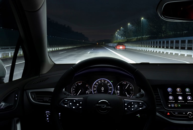 500 elettrica in car sharing con LeasysGo! - image 1-Opel-Astra-Cockpit-511383_0 on https://motori.net