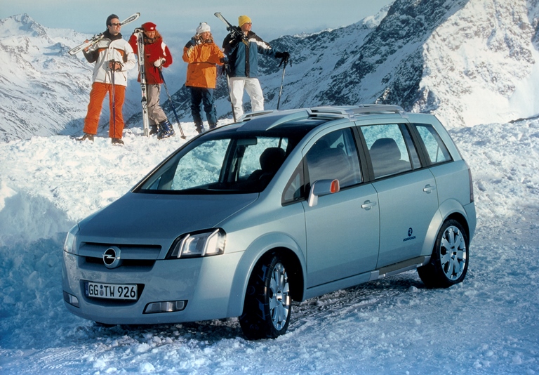 Aumenta la presenza della telematica a bordo delle auto - image 2000-Opel-Zafira-Snowtrekker-1 on https://motori.net