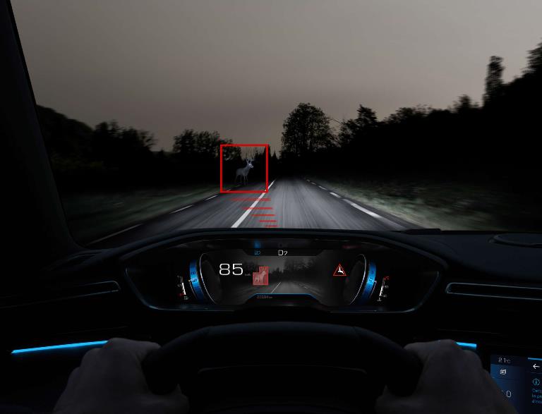 BMW punta sull’ibrido plug-in con le Serie 3 e Serie 5 - image Il-NIGHT-VISION-di-PEUGEOT-2 on https://motori.net