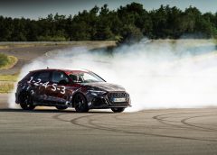 Volante Bentley e Fanatec per le corse reali e virtuali - image Audi-RS-3-Sportback-camouflage-240x172 on https://motori.net
