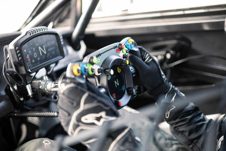 Cupra vince la prima gara del Mondiale Turismo Elettrico - image Bentley-Fanatec-GT3-Steering-Wheel on https://motori.net