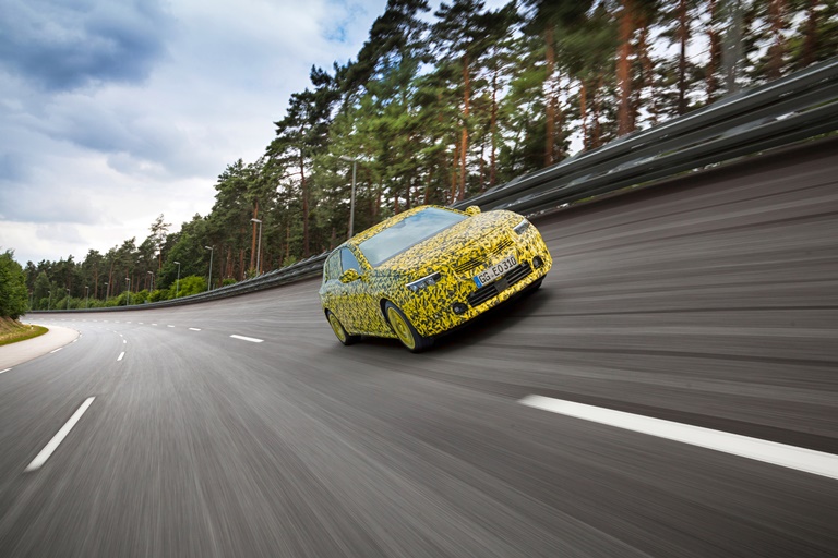 La voce dei veicoli elettrici - image Opel-Astra. on https://motori.net