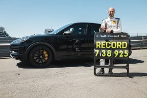 Record per il nuovo SUV di Porsche
