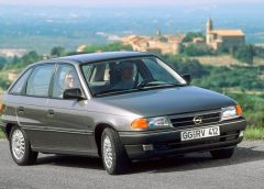 L’ibrido Diesel compie 10 anni - image Opel-Astra-F-1991-240x172 on https://motori.net