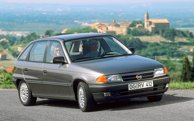 La Cayman più “affilata” di sempre - image Opel-Astra-F-1991 on https://motori.net