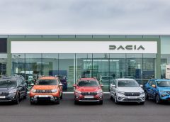 Aperti gli ordini per la nuova Range Rover SV - image 2022-New-visual-identity-of-Dacia-network-240x172 on https://motori.net