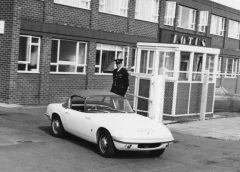 40 anni fa: Walter Röhrl vinceva il mondiale sulla Opel Ascona 400 - image Lotus-Elan-S1-240x172 on https://motori.net