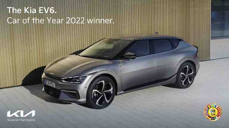 Renault festeggia il 50  ann R5 a Rètromobile - image KIA-EV6-Car-of-Year-2022 on https://motori.net