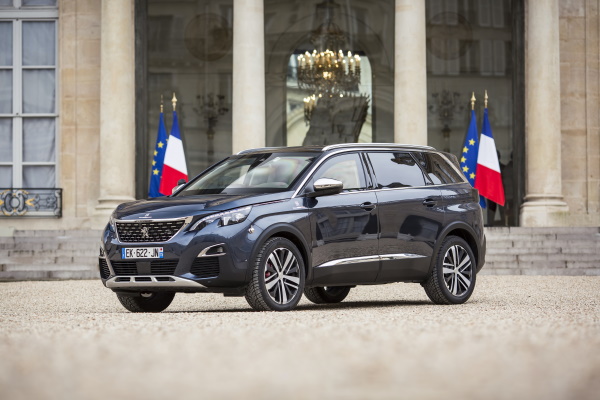 L’ultima 2CV - image Peugeot-5008-presidential on https://motori.net
