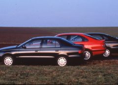 Leasys Rent è il nuovo Sleeve-Jersey Sponsor dell’Hellas Verona - image 1992-Toyota-Carina-E-240x172 on https://motori.net