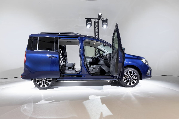 Toyota Proace diventa grande - image All-New_Renault_Kangoo_E-Tech_Electric_10 on https://motori.net