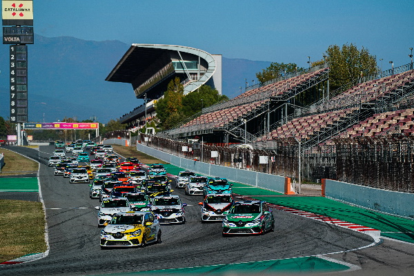 In arrivo ad Autunno, Continental PremiumContact 7 - image Clio_Cup__Barcellona on https://motori.net