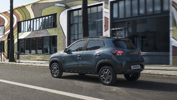 Renault svela Kadjar, fratello maggiore di Captur - image Spring_Extreme_ELECTRIC_65 on https://motori.net