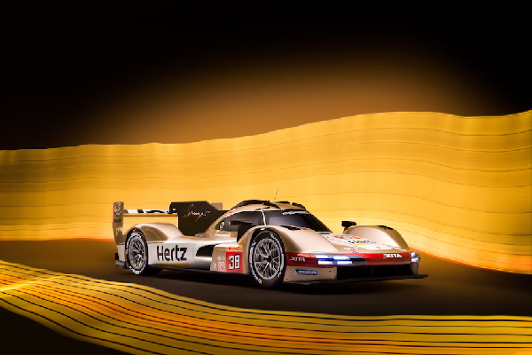 Porsche rende omaggio alla concept car Boxster del 1993 - image Hertz-Team-JOTA on https://motori.net