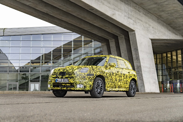 VW alza un primo velo su Project Trinity - image new-mini-country on https://motori.net
