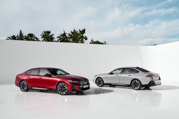 Le nuove Audi A4 e A4 Avant: l’avanguardia del segmento D - image BMW-Serie-5 on https://motori.net