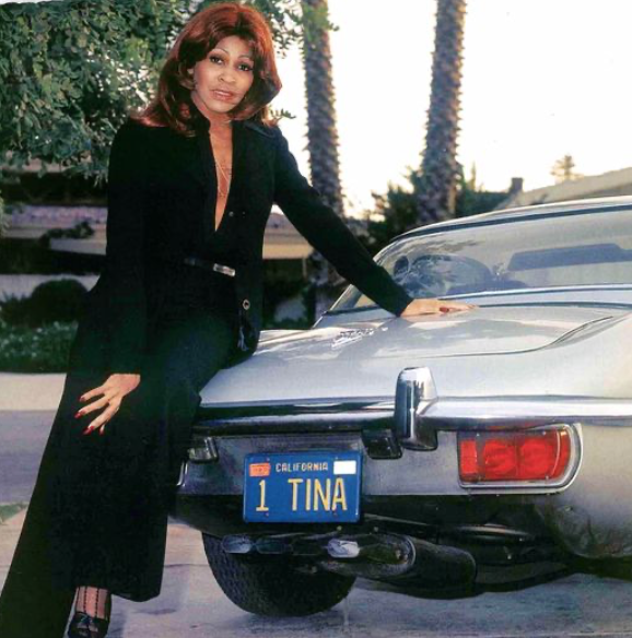 Tina Turner, grande appassionata di auto - image Tina-Turner on https://motori.net